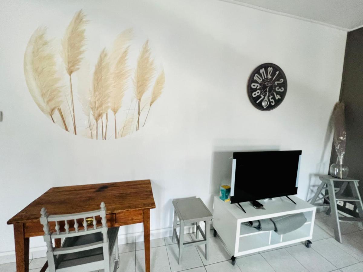 La Plume Wifi Parking Un-Sejour-A-Part Appartement Clouange Buitenkant foto
