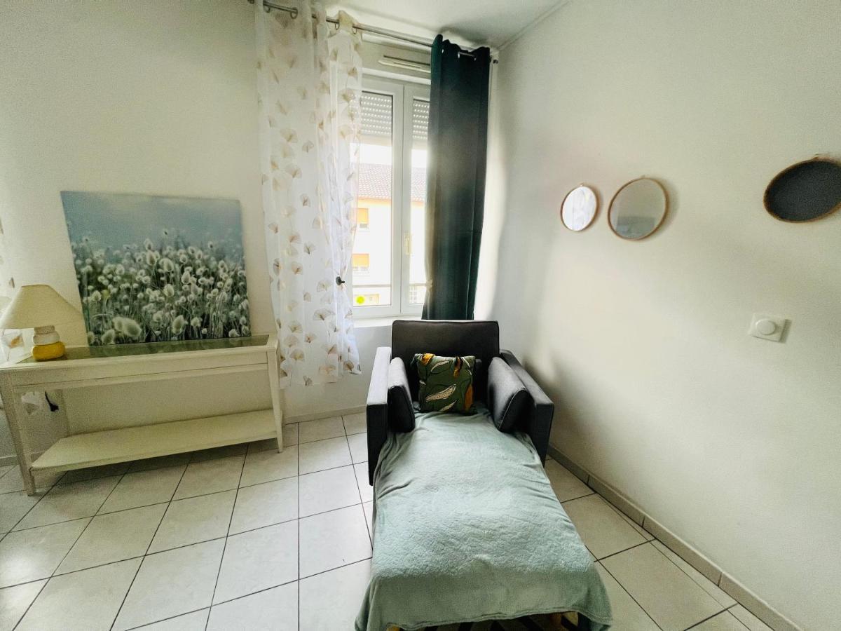 La Plume Wifi Parking Un-Sejour-A-Part Appartement Clouange Buitenkant foto